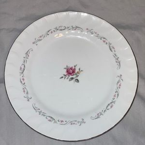 Royal swirl dinner plate